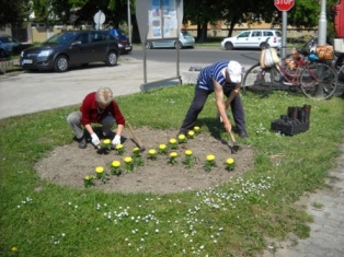 Rendőrs&eacute;g &eacute;p&uuml;let&eacute;n&eacute;l