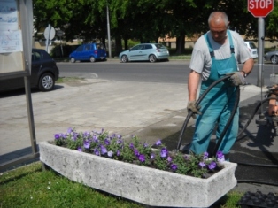 Rendőrs&eacute;g &eacute;p&uuml;let&eacute;n&eacute;l